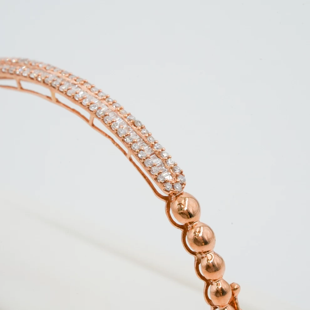     Diamond Bracelet 