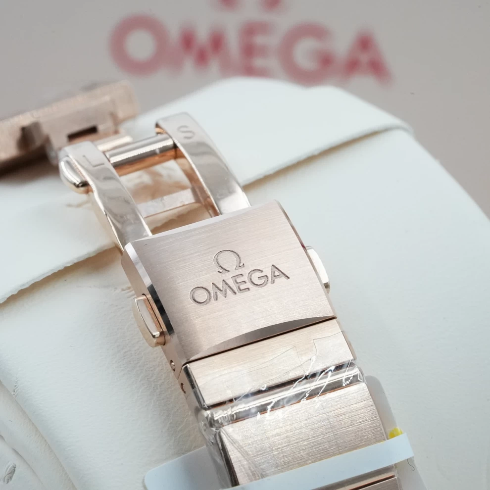     Omega Constellation: Sedna Gold and Diamond Radiance 