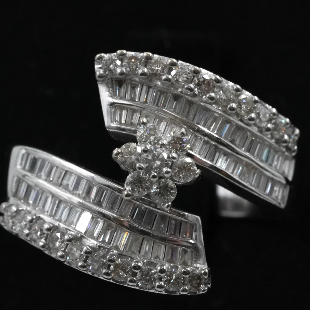     Diamond Ring 