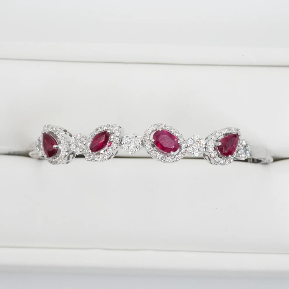     Diamond Bracelet 
