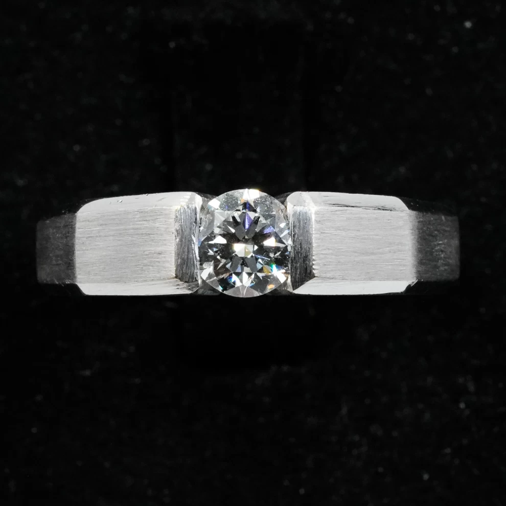 Women's Diamond Ring