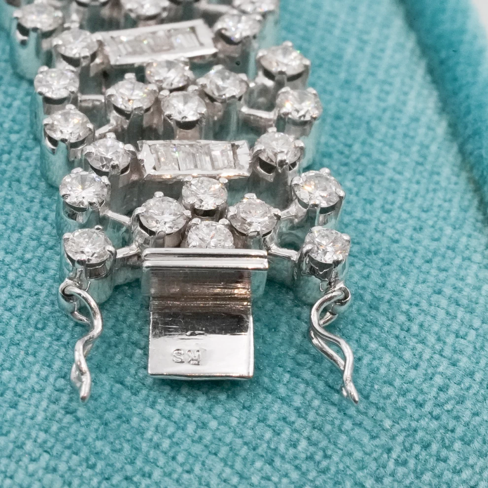     Diamond Bracelet - White Gold 