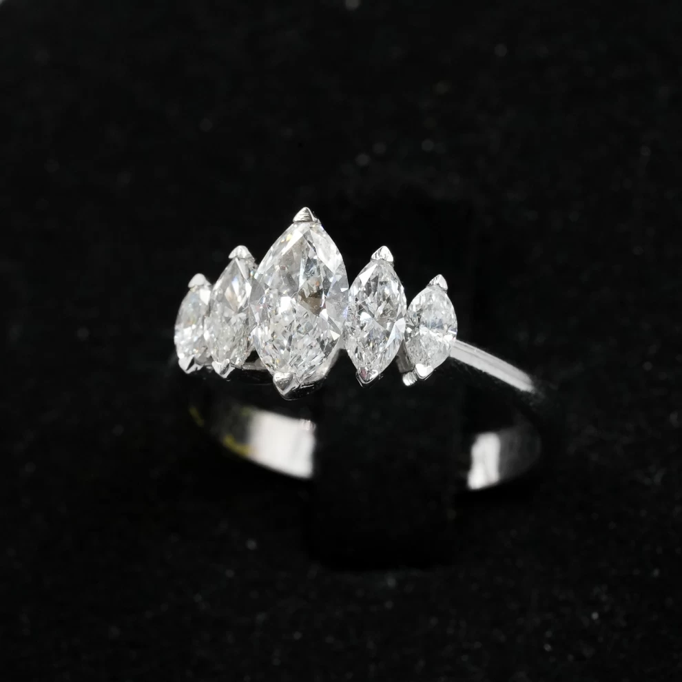Women's Diamond Ring