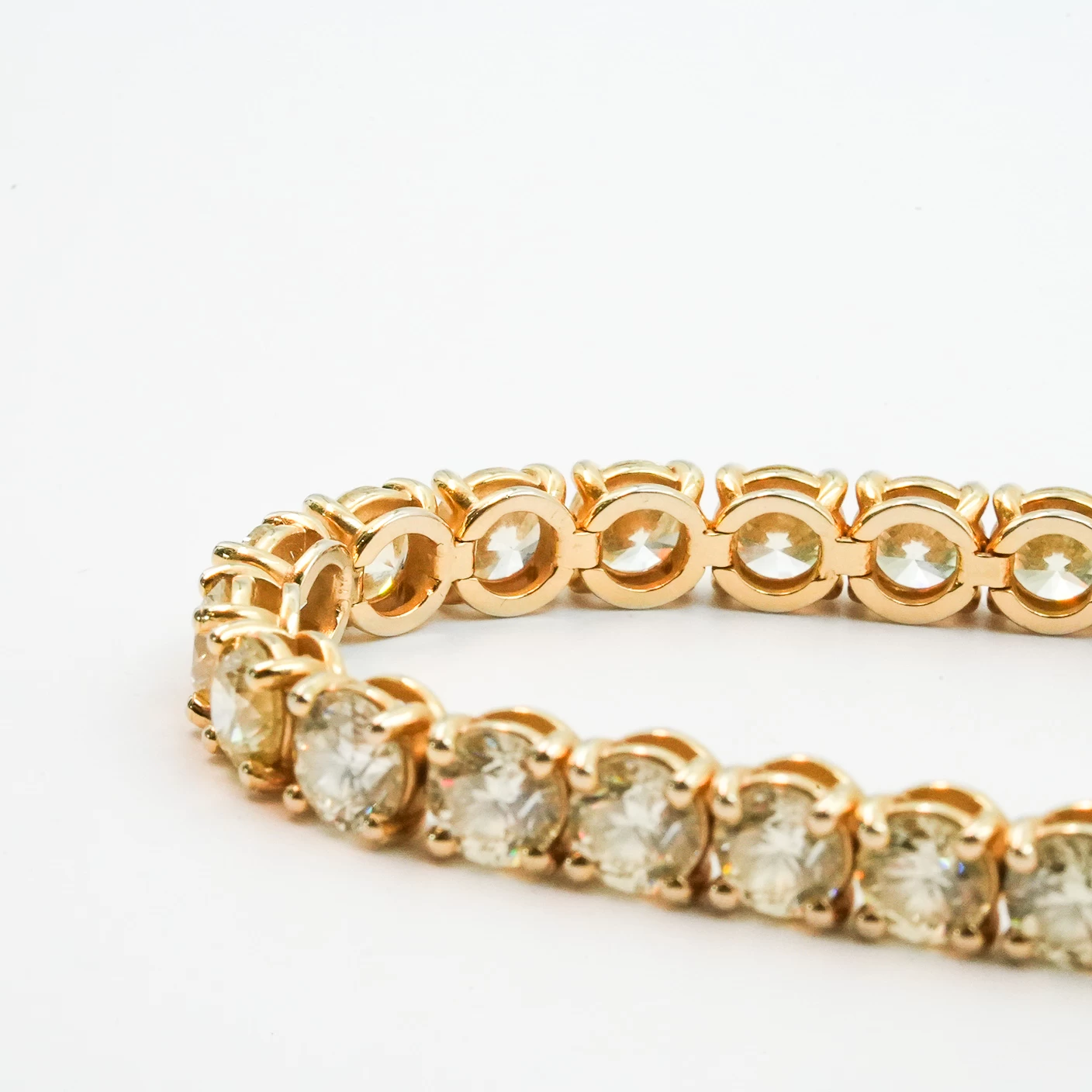     Yellow Gold Diamond Bracelet 