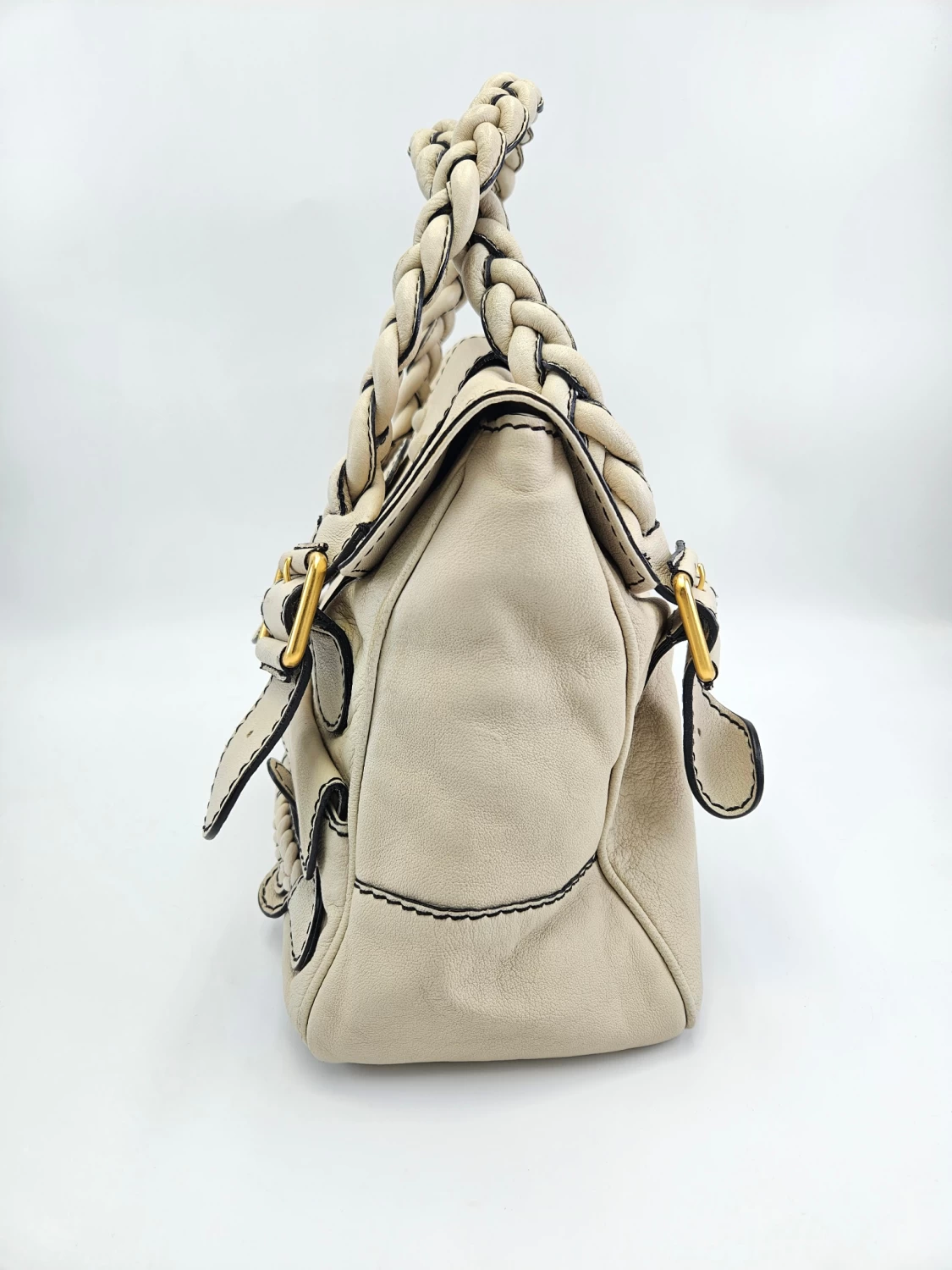     حقيبة فالنتينو جارافاني الجلدية 