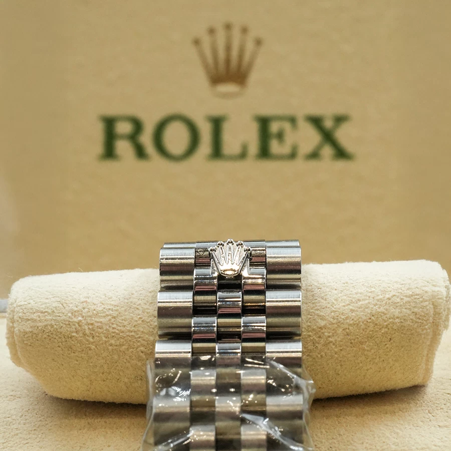    Rolex Datejust 36 - Diamond Bezel & Black Mother-of-Pearl Dial 