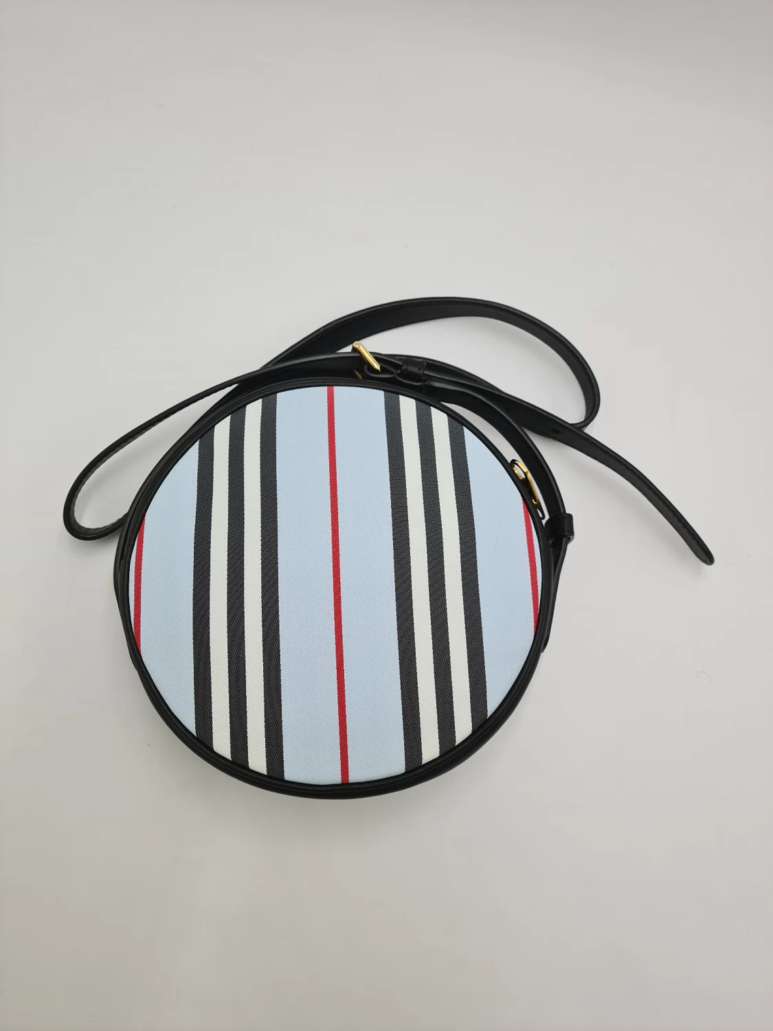     حقيبة بربري لويز 