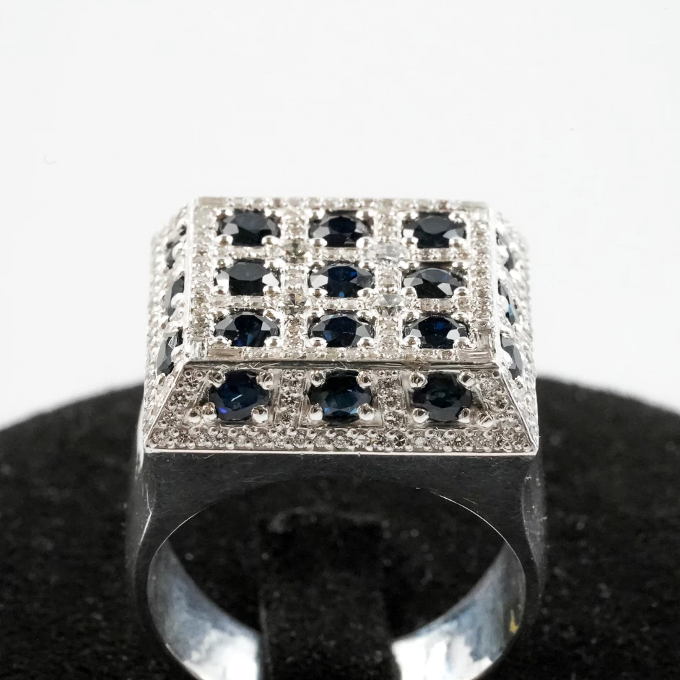 Women's Diamond Ring