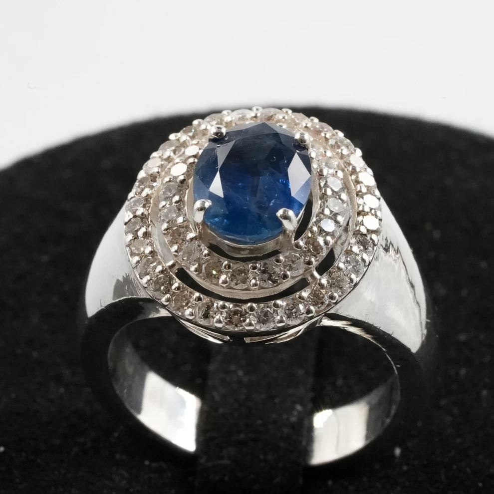 Women's Diamond Ring