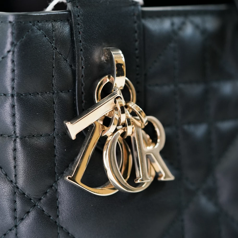     Dior balck bag 