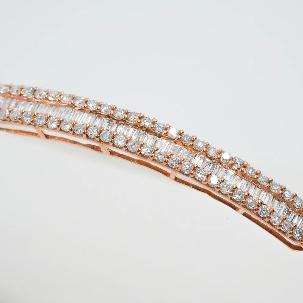     Diamond Bracelet 