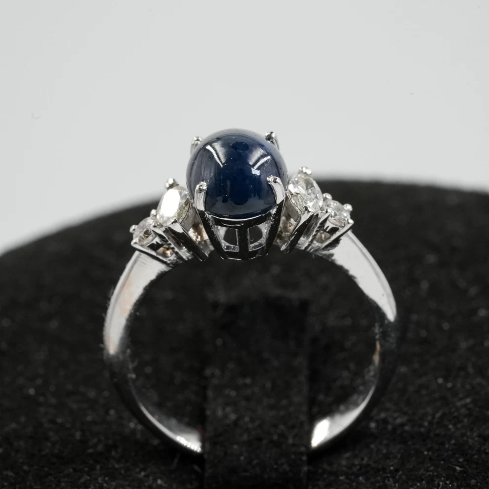 Women's Diamond Ring