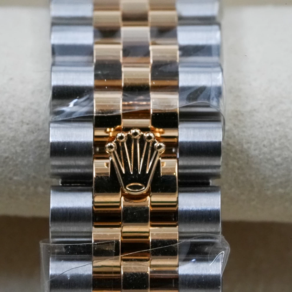     ساعة رولكس ليدي ديت جست ذات الميناء الروماني المزخرف ثنائي اللون 