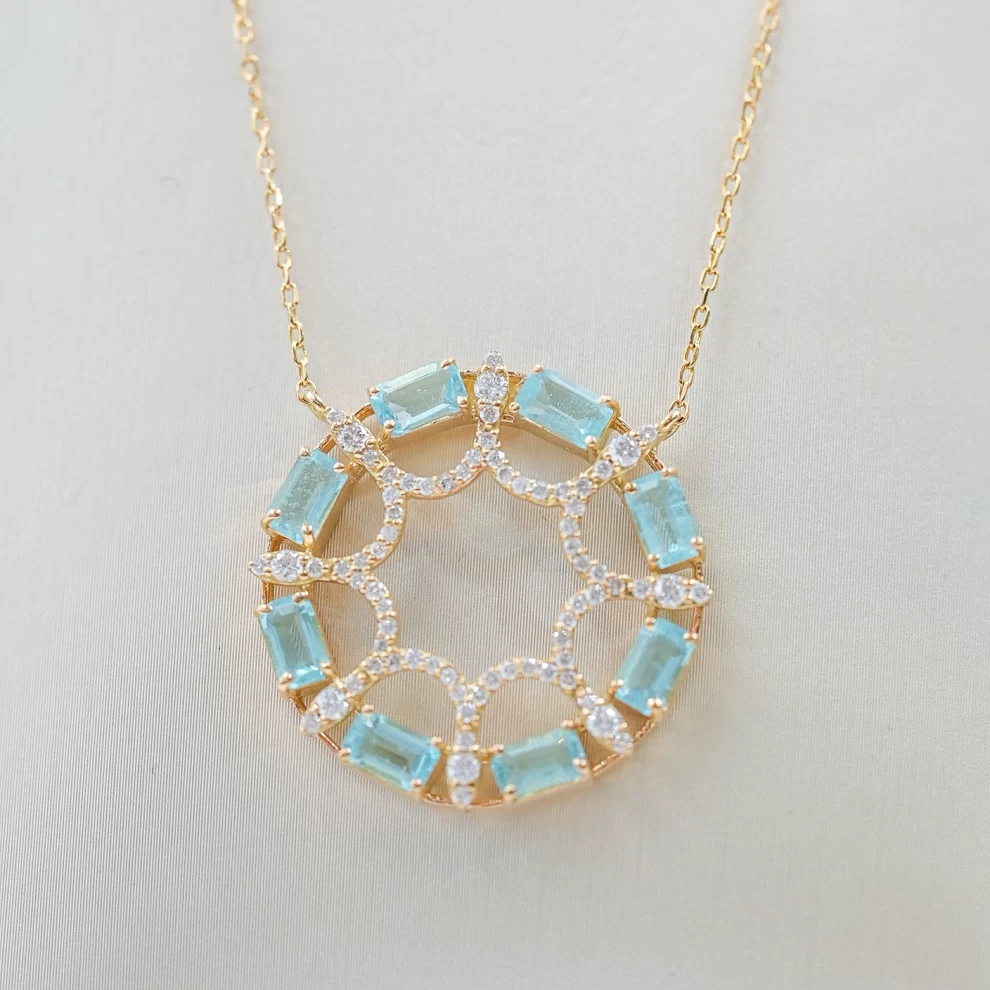     Earing and Necklace Set 