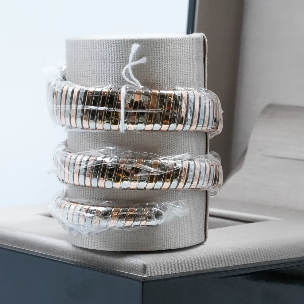     ساعة بولغري سيربنتي توبوغاس ألماسية بلونين 