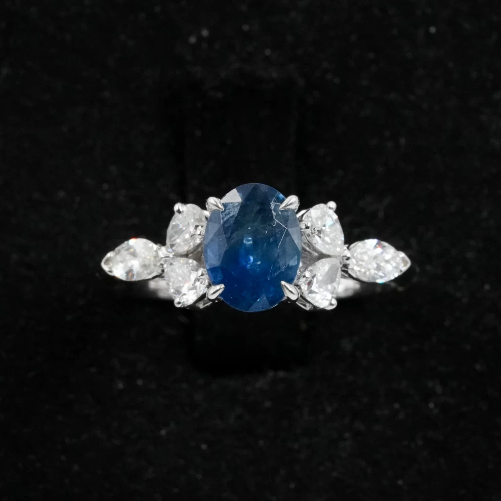 Women's Diamond Ring