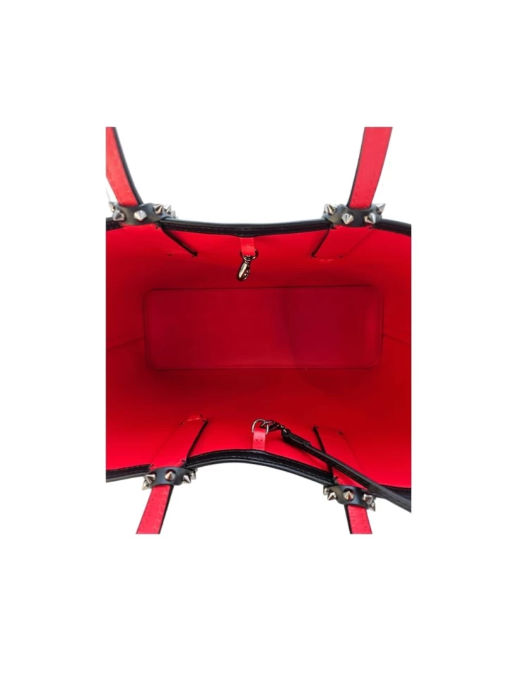     حقيبة توت كاباتا سوداء وحمراء من كريستيان لوبوتان 