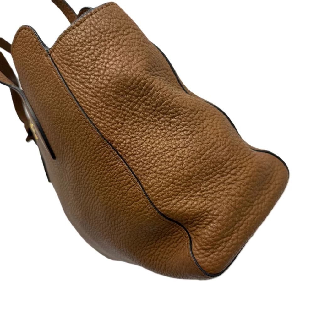     حقيبة برادا فيتيلو فينيكس تان براون من الجلد 