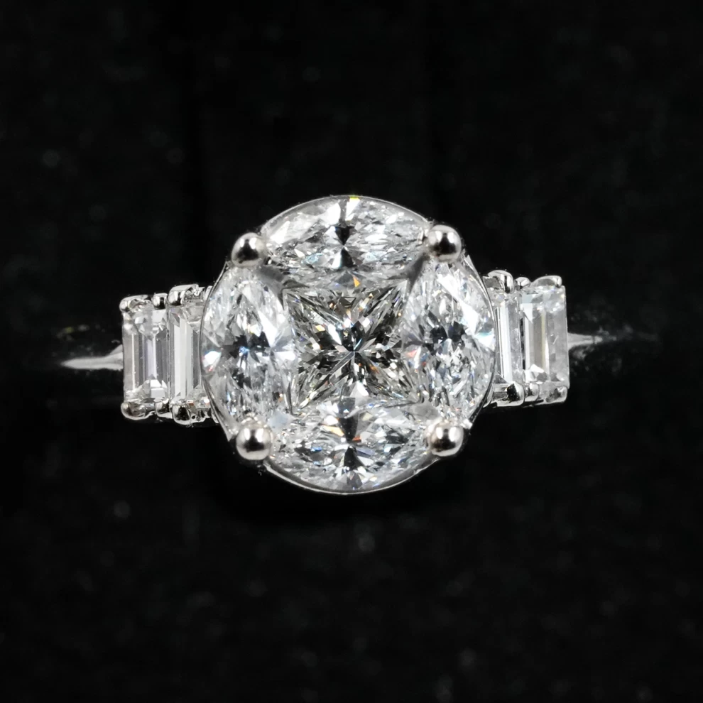 Women's Diamond Ring