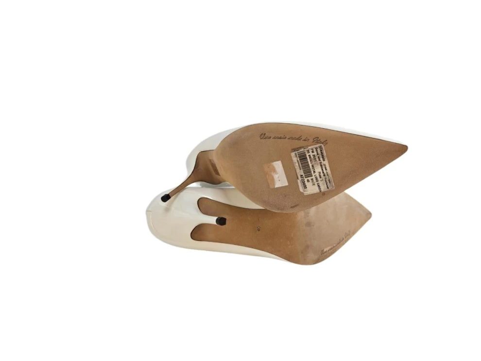     Dolce & Gabbana White Leather DG Logo 85 mm Cardinale Pointed Toe Pumps Size EU 40 101012406 