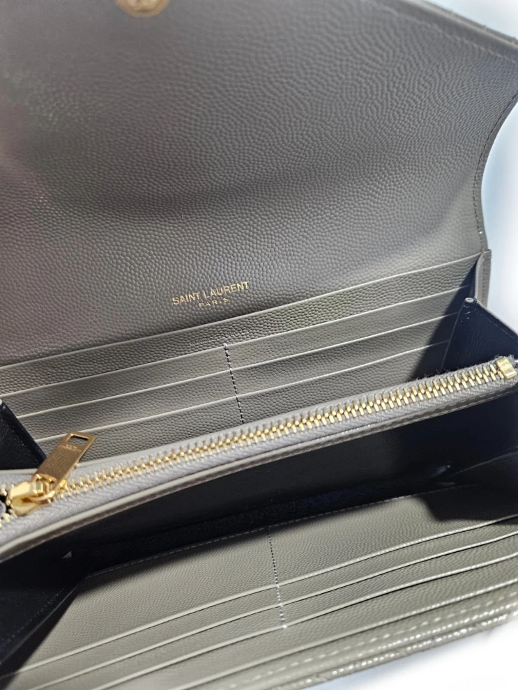     محفظة سان لوران الصغيرة باللون الرمادي 