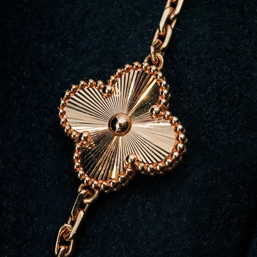     Van Cleef & Arpels Vintage Alhambra 5 Motifs Bracelet 