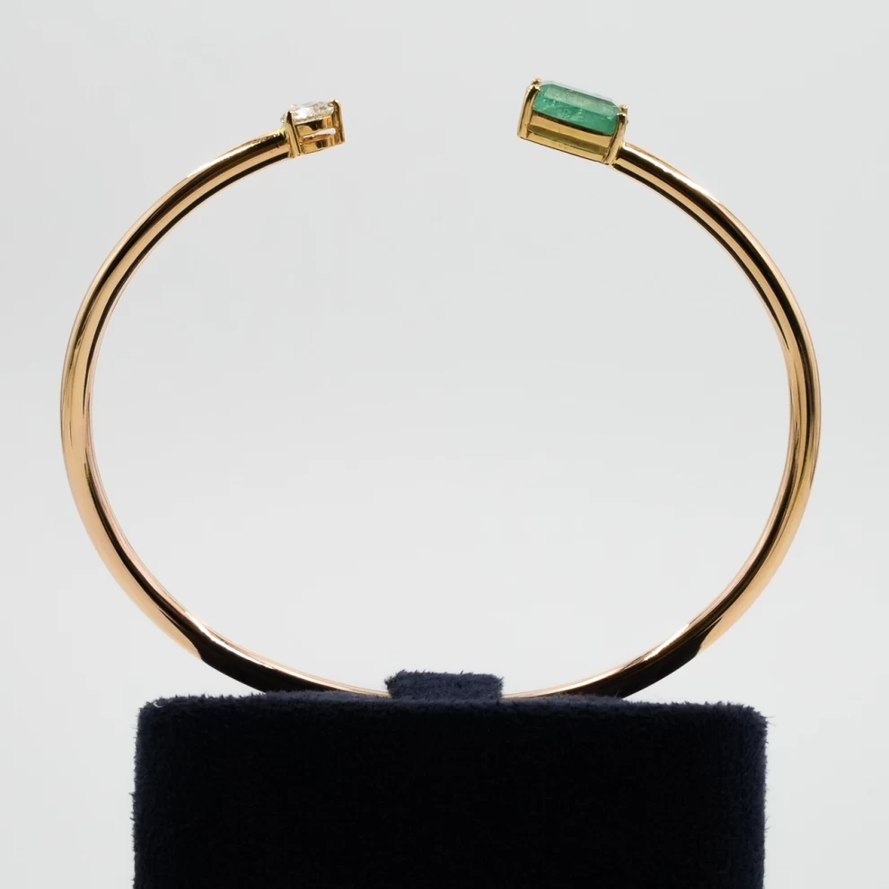     "سوار الماس للنساء " 