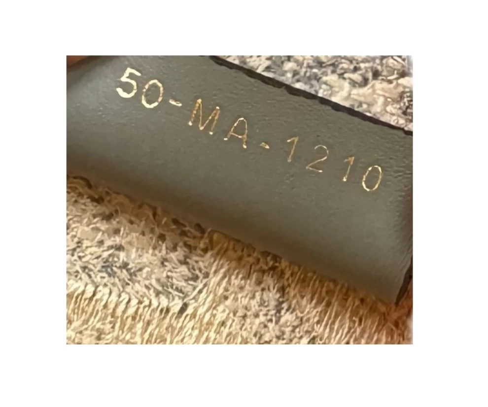     حقيبة كريستيان ديور متوسطة الحجم للكتاب إكرو وحقيبة تويلي دي جوي رمادية 