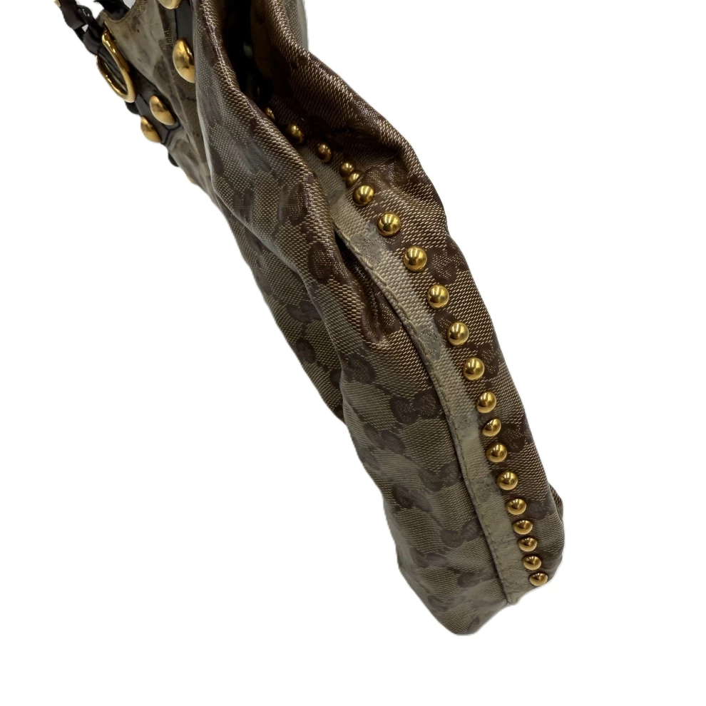     حقيبة توت بابوسكا من غوتشي بلون البيج الأبنوسي ونقشة الكريستال على شكل قلب 