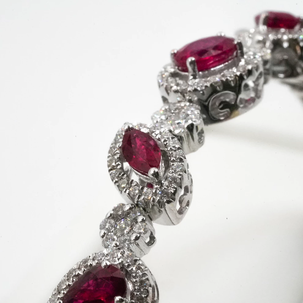     Diamond Bracelet 