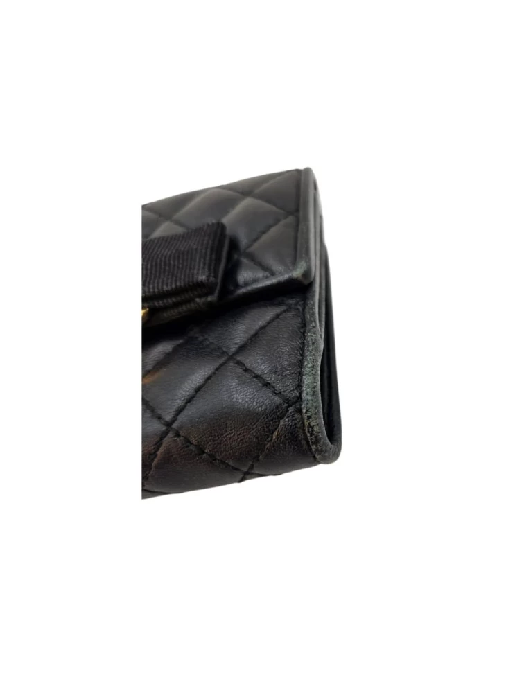     محفظة سلفاتوري فيراغامو الجلدية السوداء المدمجة 