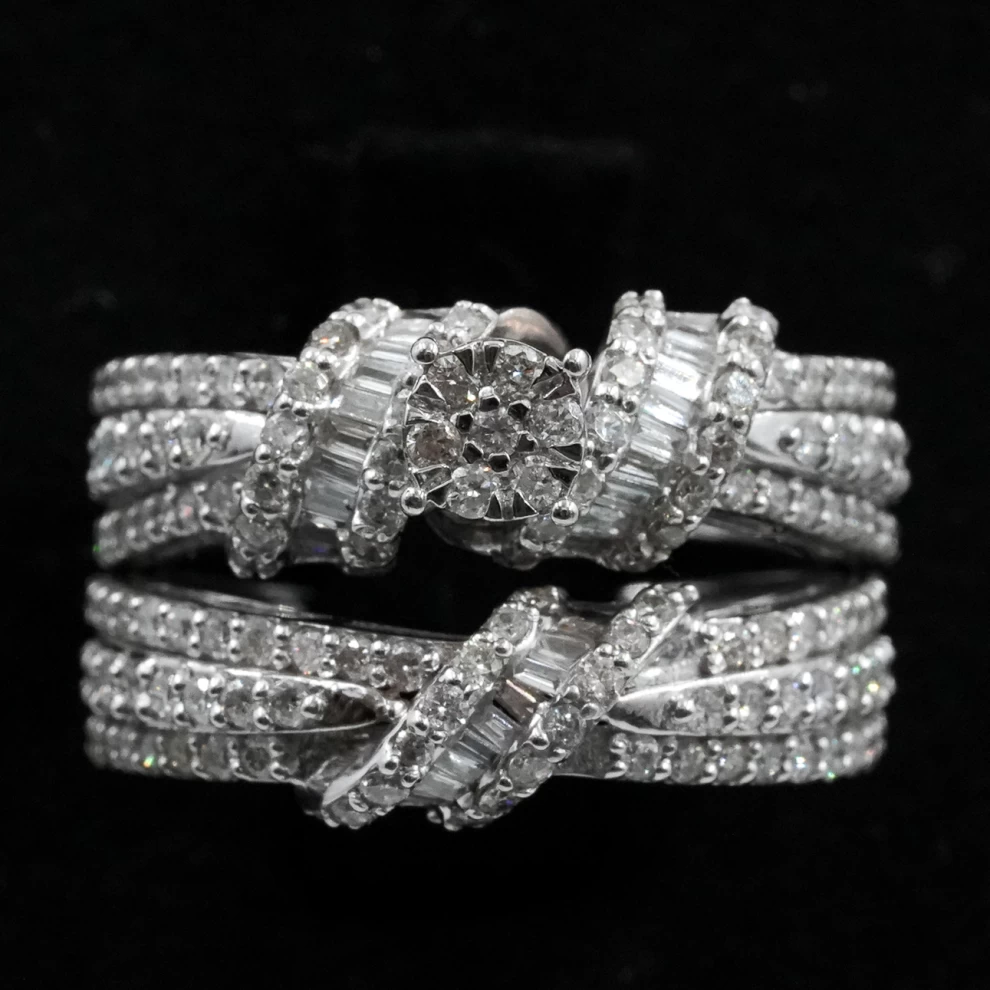     Diamond Ring Twins 