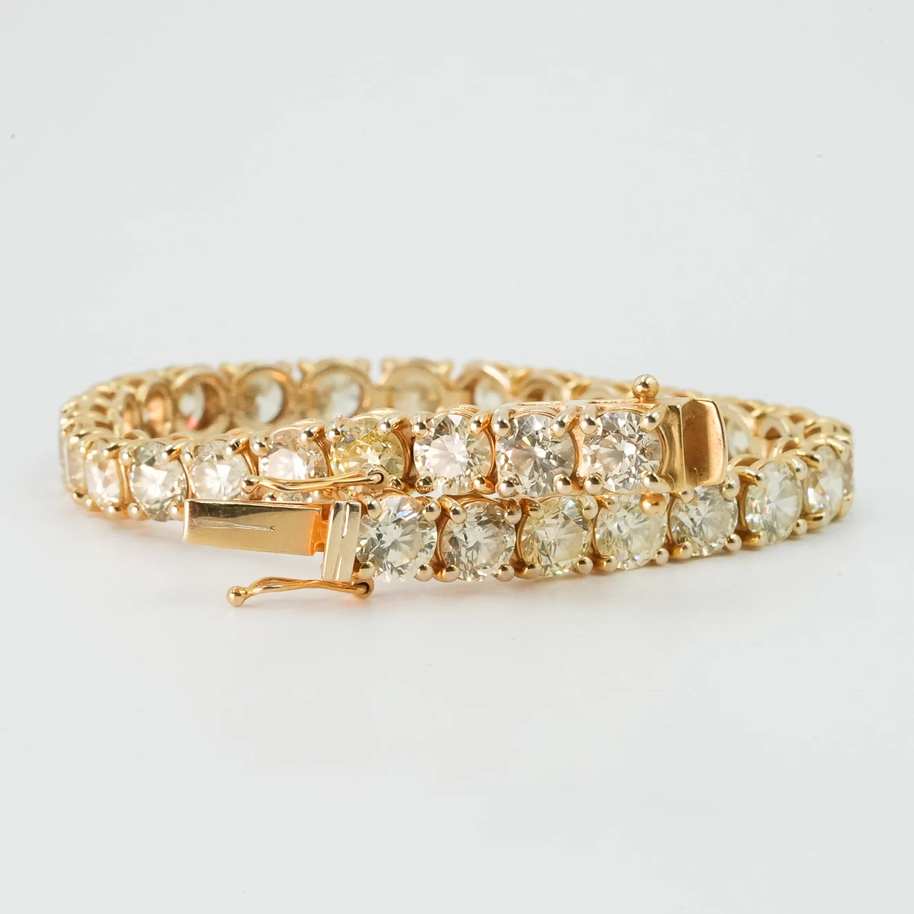    Yellow Gold Diamond Bracelet 