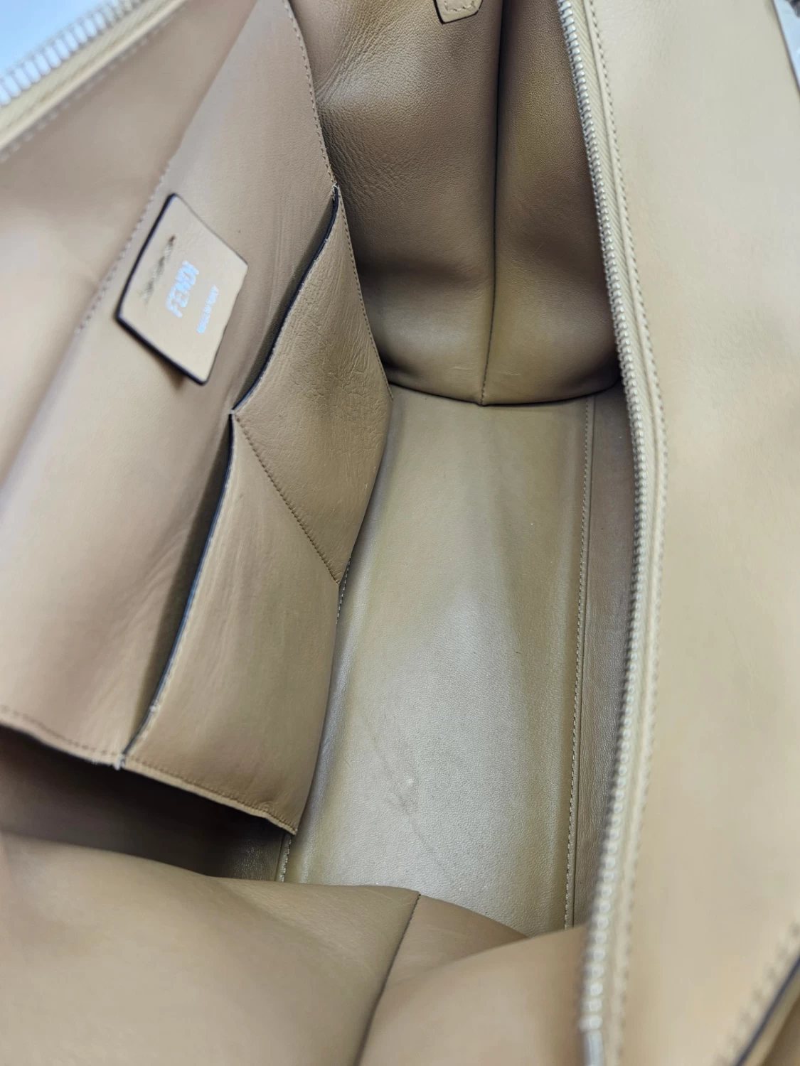     حقيبة فندي 3 جور توت جلدية 