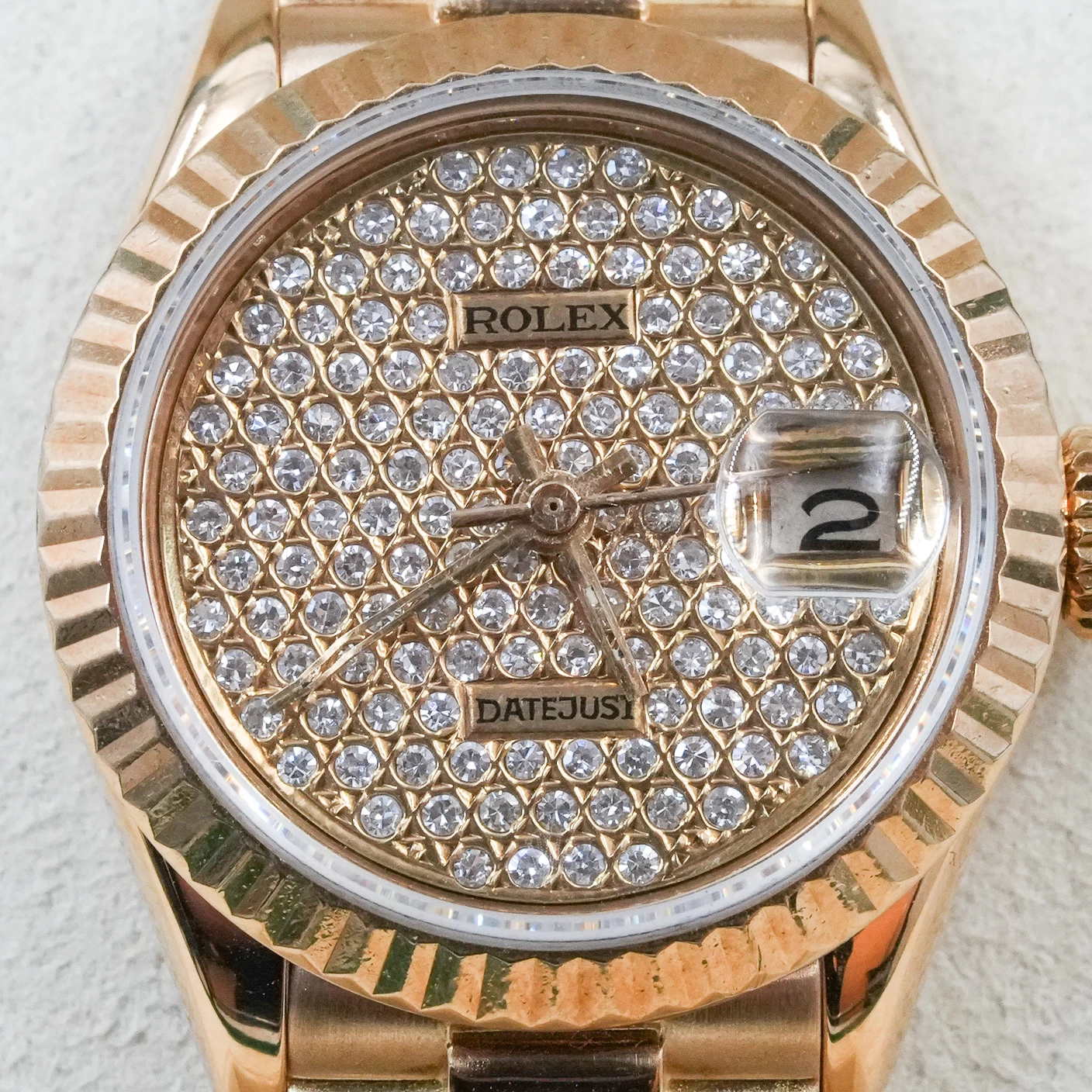 Rolex Lady-Datejust 26 in 18 ct Everose Gold with Diamond Paved Dial - Women's Watch
