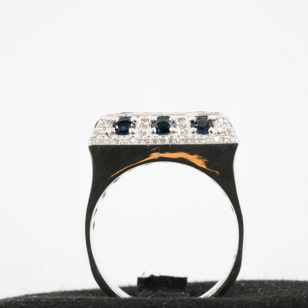 Women's Diamond Ring