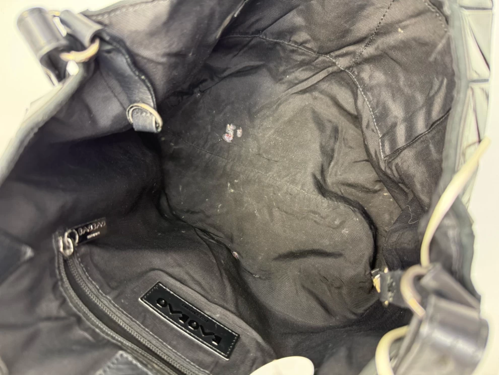     حقيبة يد إيسي مياكي باو باو كريستالية لامعة 