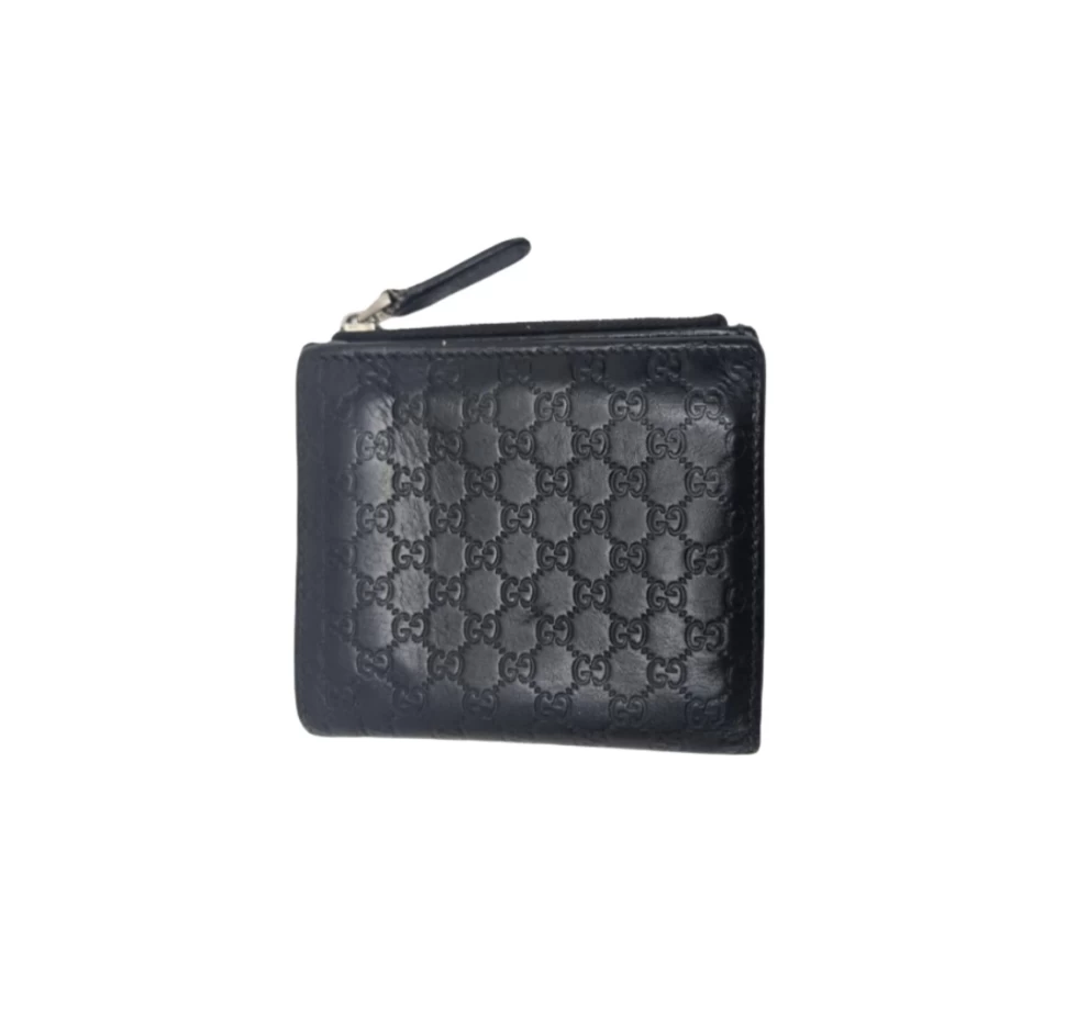     Gucci compact wallet 