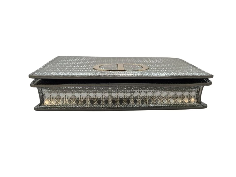     حقيبة ديور سيلفر مايكرو من الجلد اللامع 2 في 1 30 مونتين 