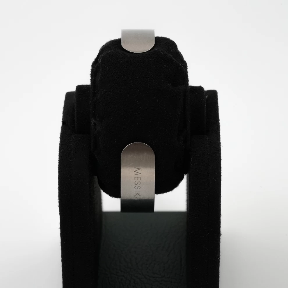     سوار ميسيكا الماسي: أناقة باريسية عصرية 