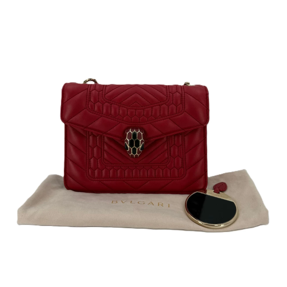     حقيبة كتف بولغاري ميكرو سيربنتي فورإيفر جلد مبطنة باللون الأحمر 