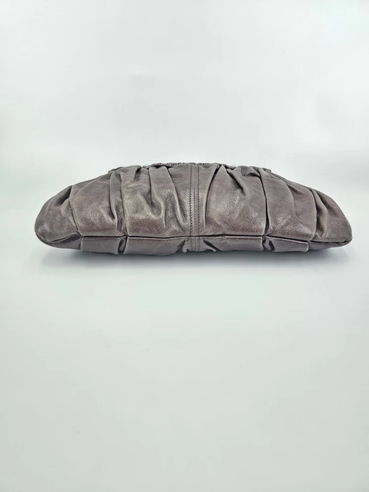     حقيبة كلاتش ميو ميو 