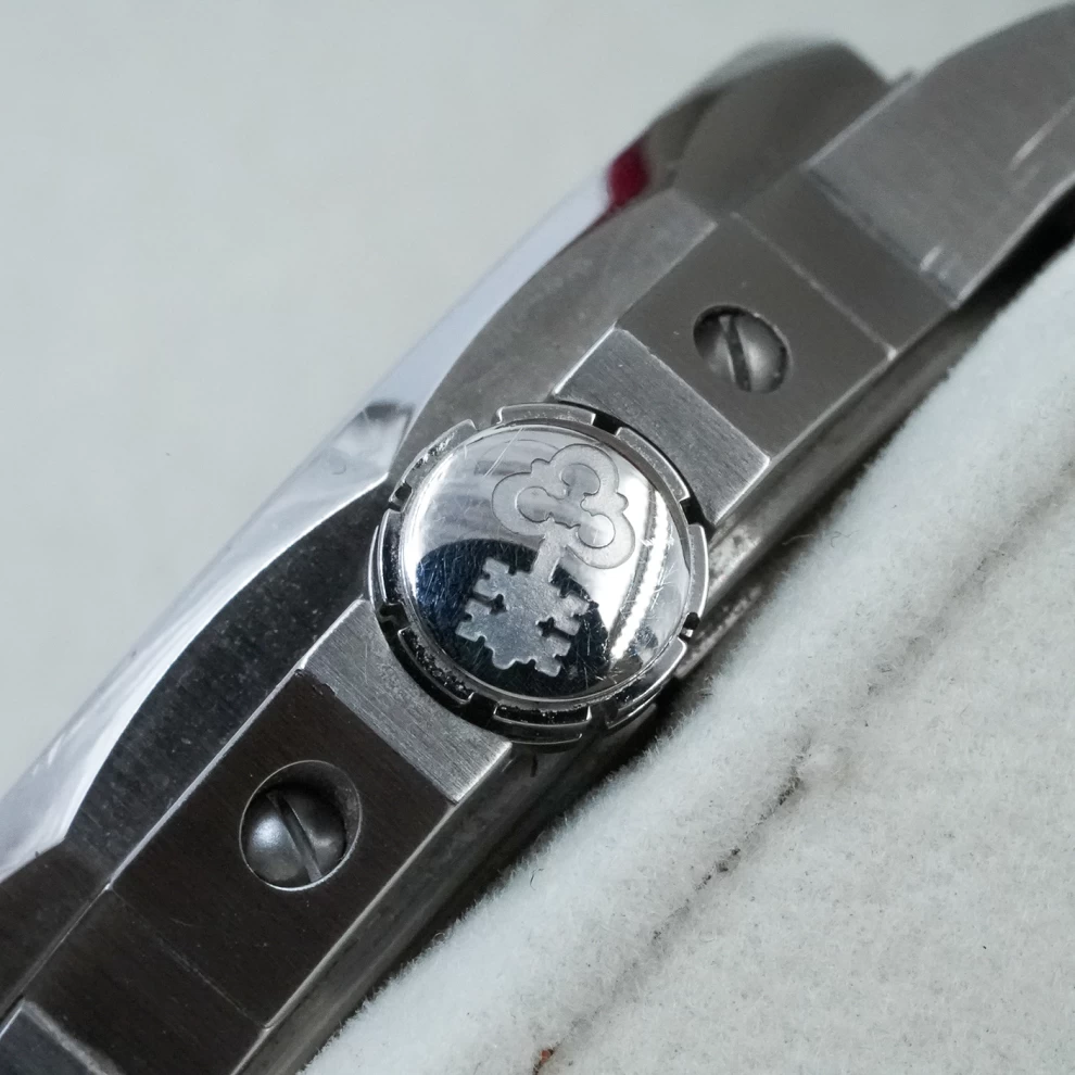     ساعة كوروم أدميرالز كب جي إم تي 