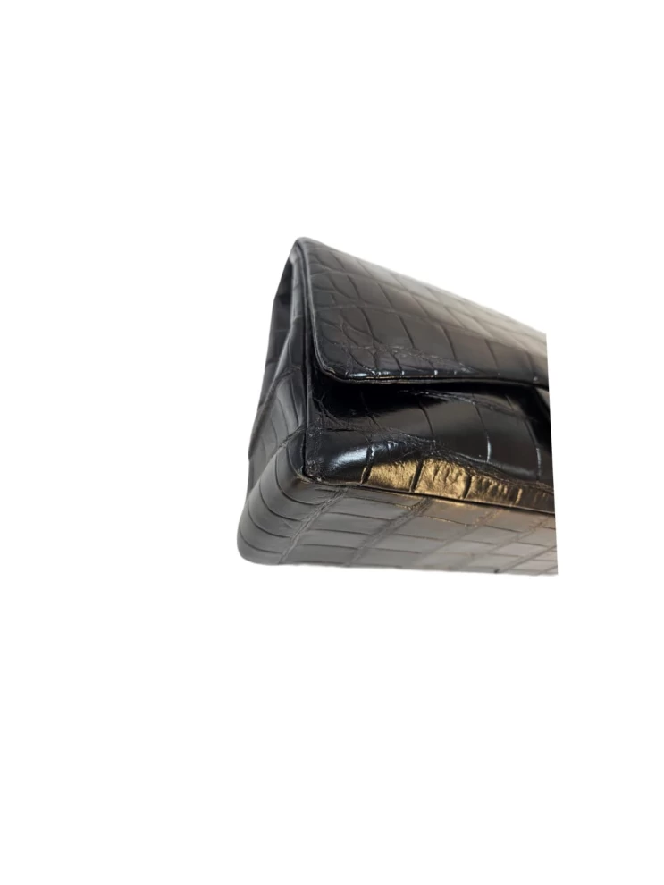     حقيبة شانيل ماكسي سوداء ذات غطاء واحد 