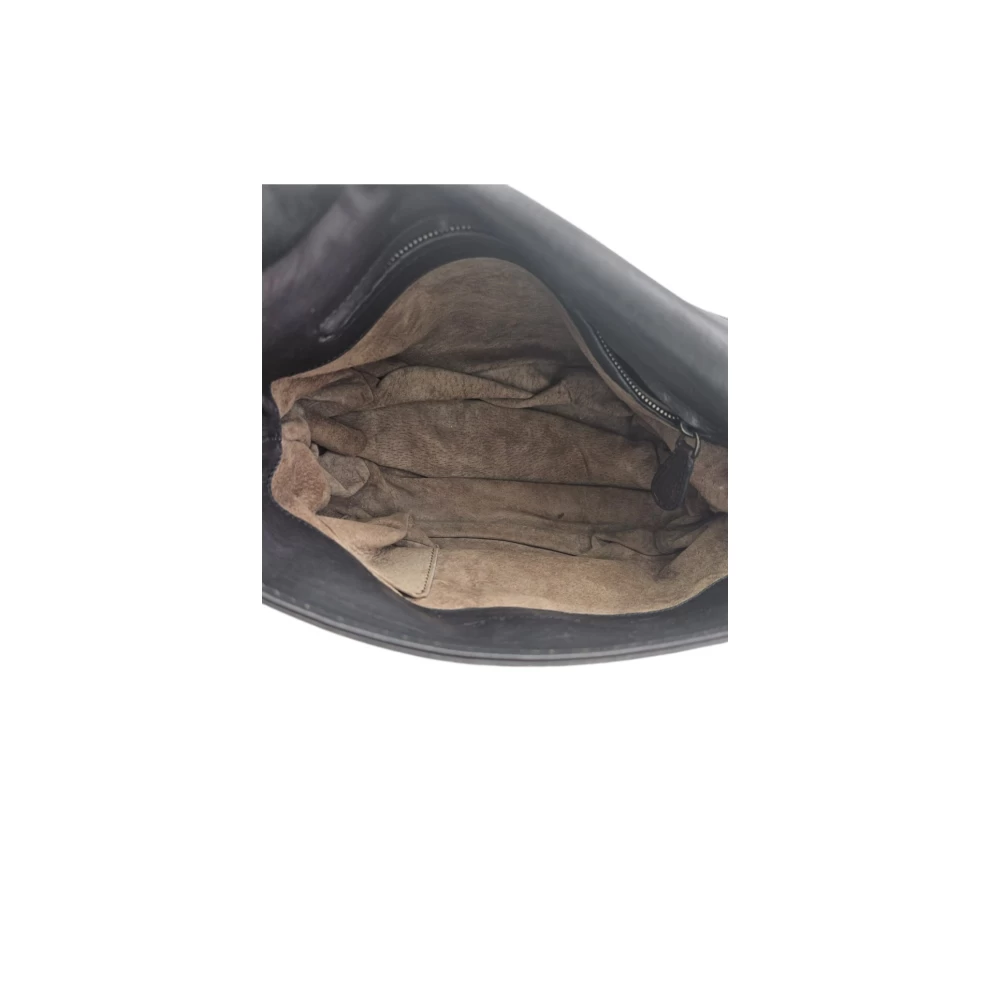     حقيبة كتف بوتيغا فينيتا من جلد الماعز اللامع 