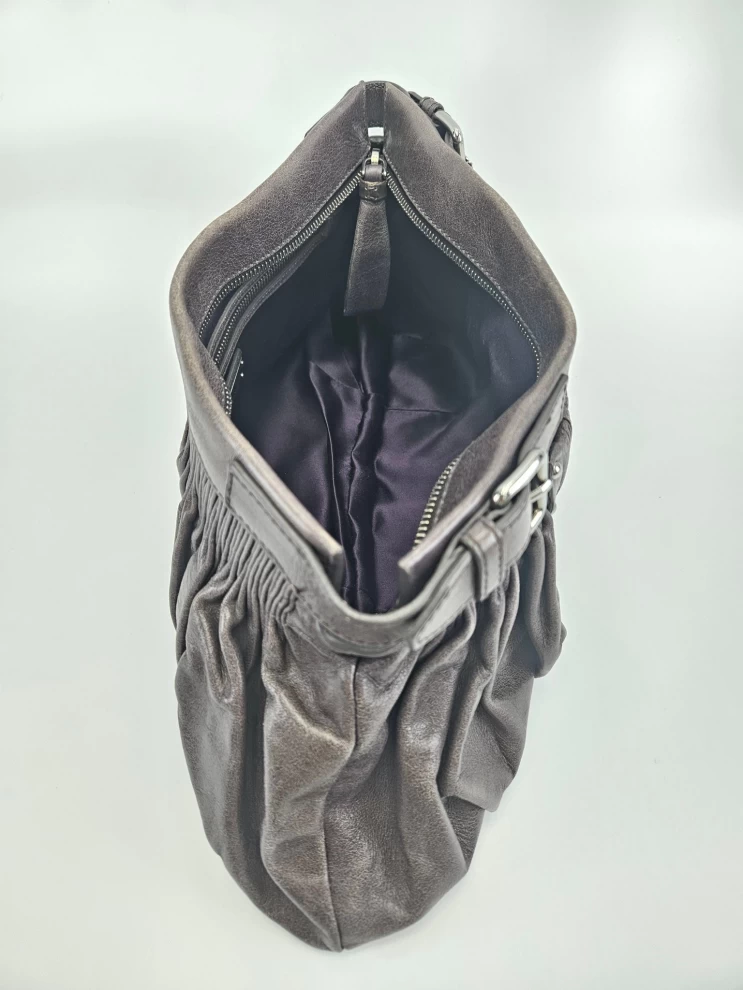     حقيبة كلاتش ميو ميو 