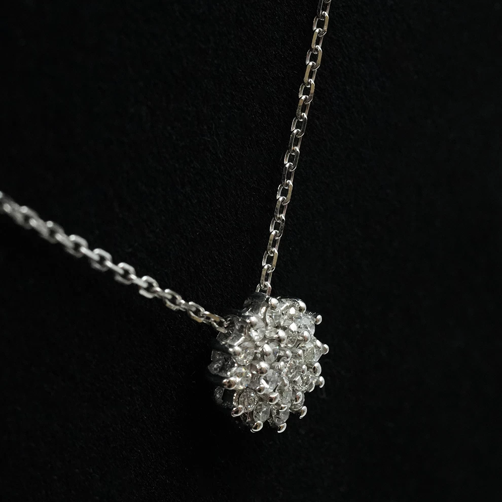     Diamond Pendant 