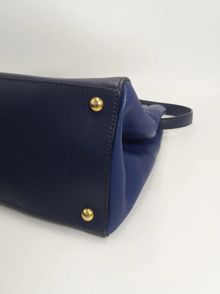     حقيبة فندي تو تون جلدية متوسطة الحجم 2جور 