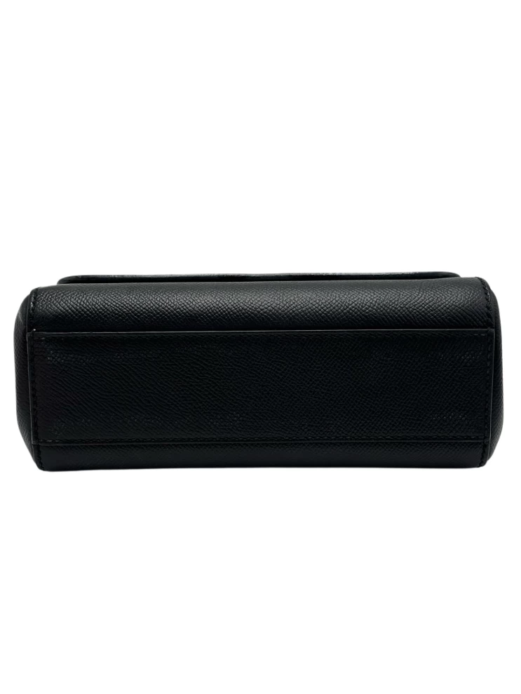     حقيبة دولتشي آند غابانا ميس سيسيلي صغيرة الحجم من الجلد المحبب باللون الأسود 