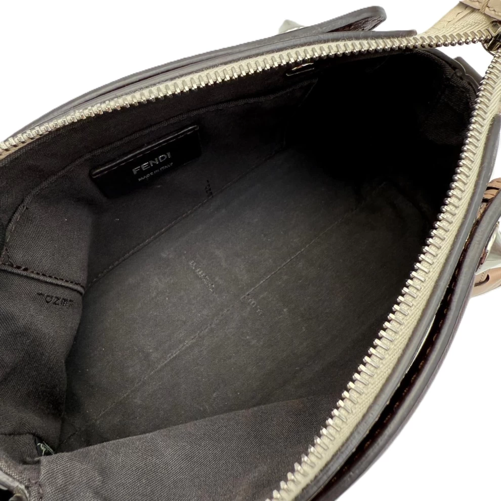     حقيبة كروس صغيرة رمادية ثلاثية الألوان من فندي باي ذا واي 